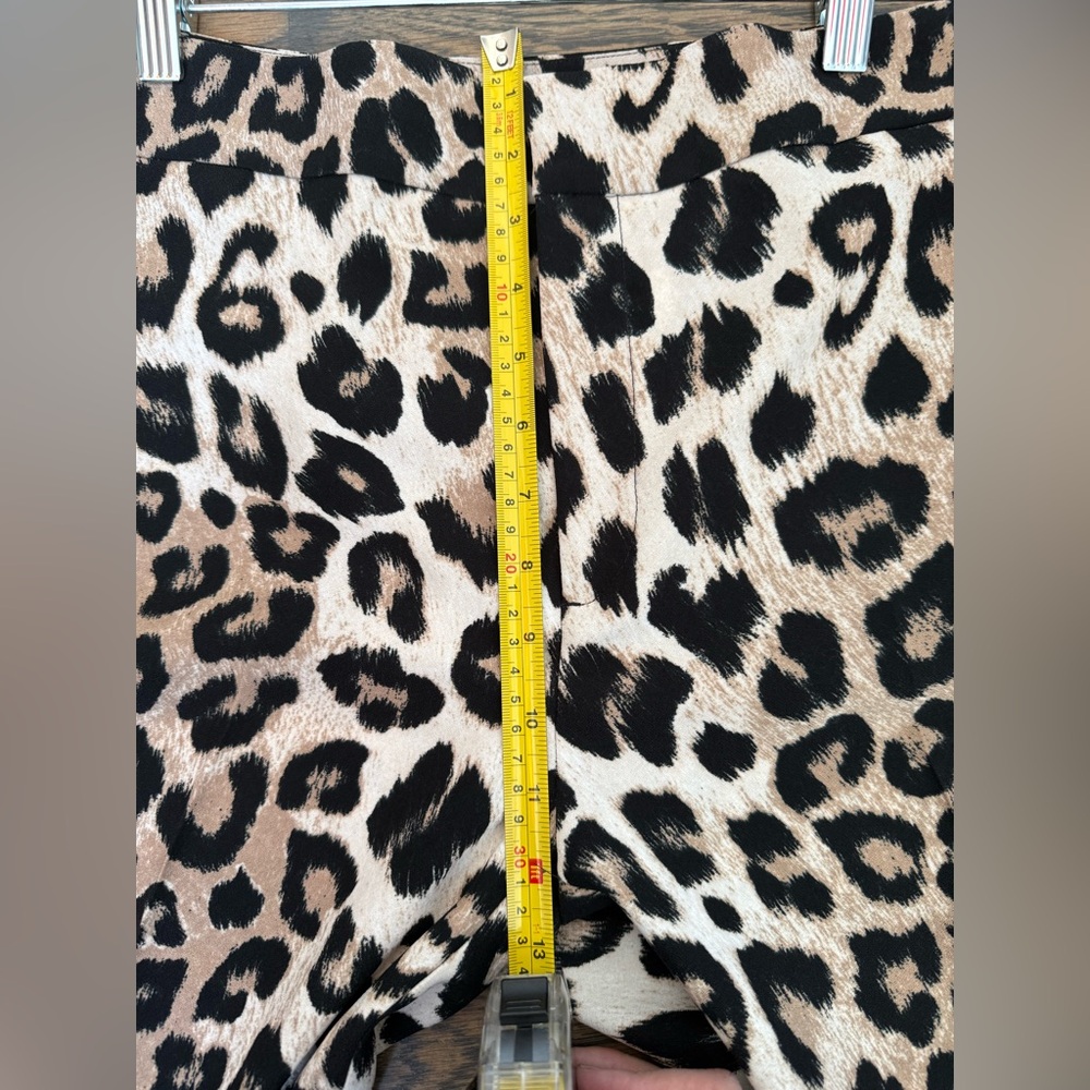 Banana Republic Leopard Print Wide Leg Pants. Size 4. NWOT. - Picture 4 of 6